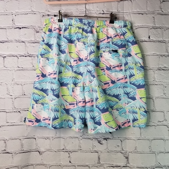 Vineyard Vines palm tree swim trunks - Picture 8 of 10